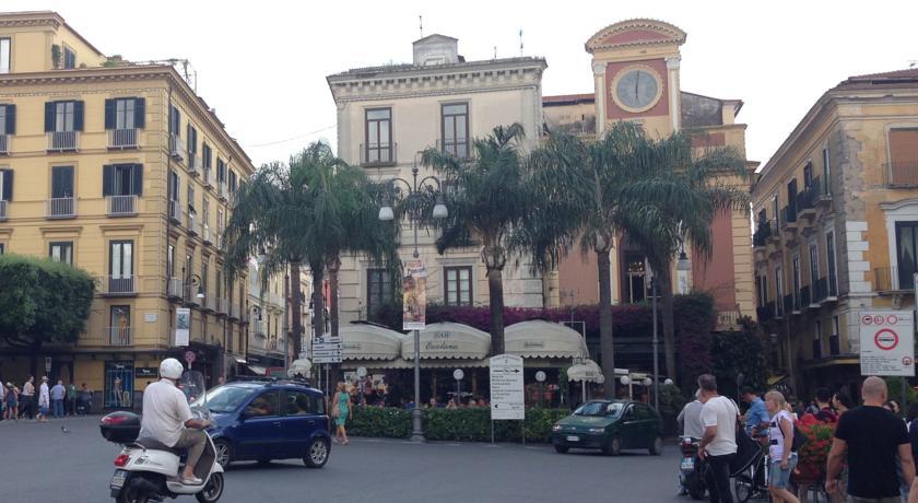 Palazzo Tritone & Abagnale Bed & Breakfast Sorrento Exterior photo